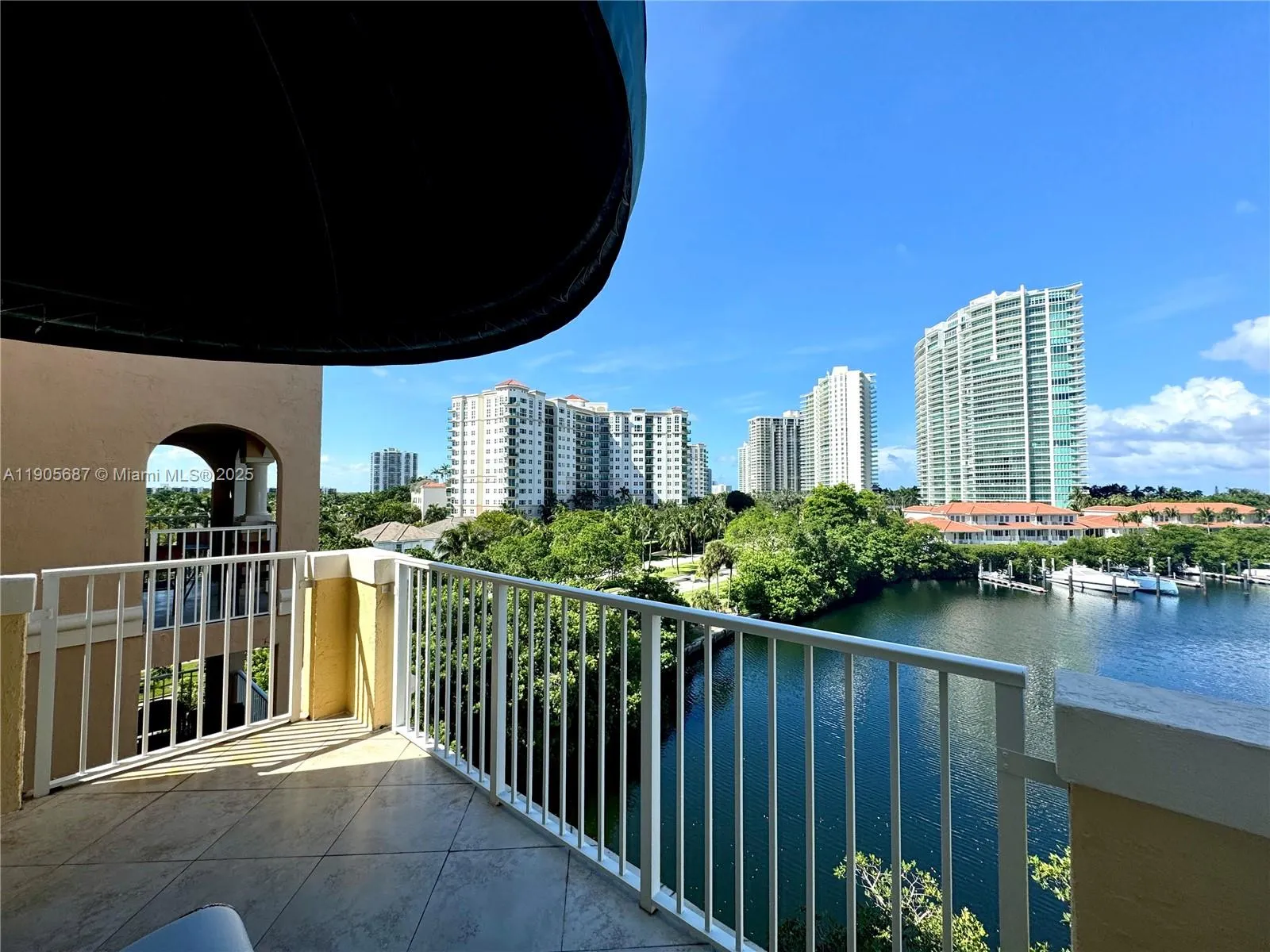 19999 E Country Club Dr, #1604