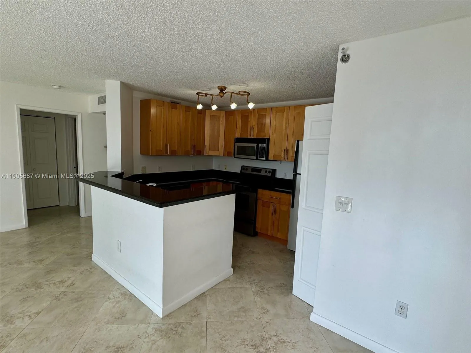 19999 E Country Club Dr, #1604