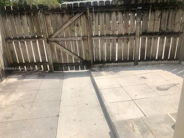 4672 NW 9th Dr, #4672