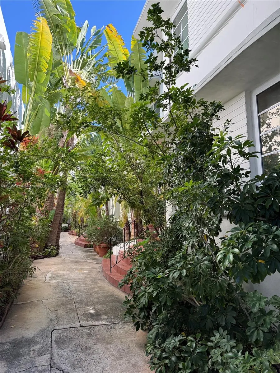 349 Meridian Ave, #B103