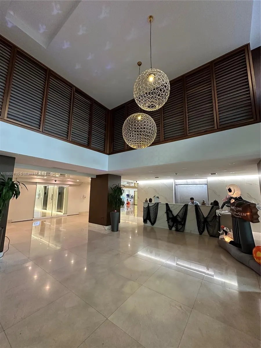 540 Brickell Key Dr, #1706