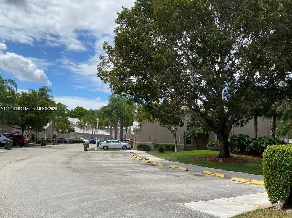 2142 Madeira Dr, #2142