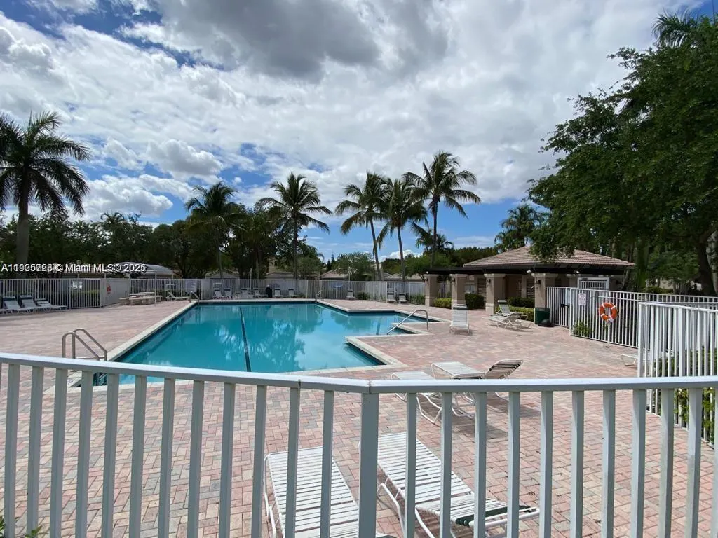 2142 Madeira Dr, #2142