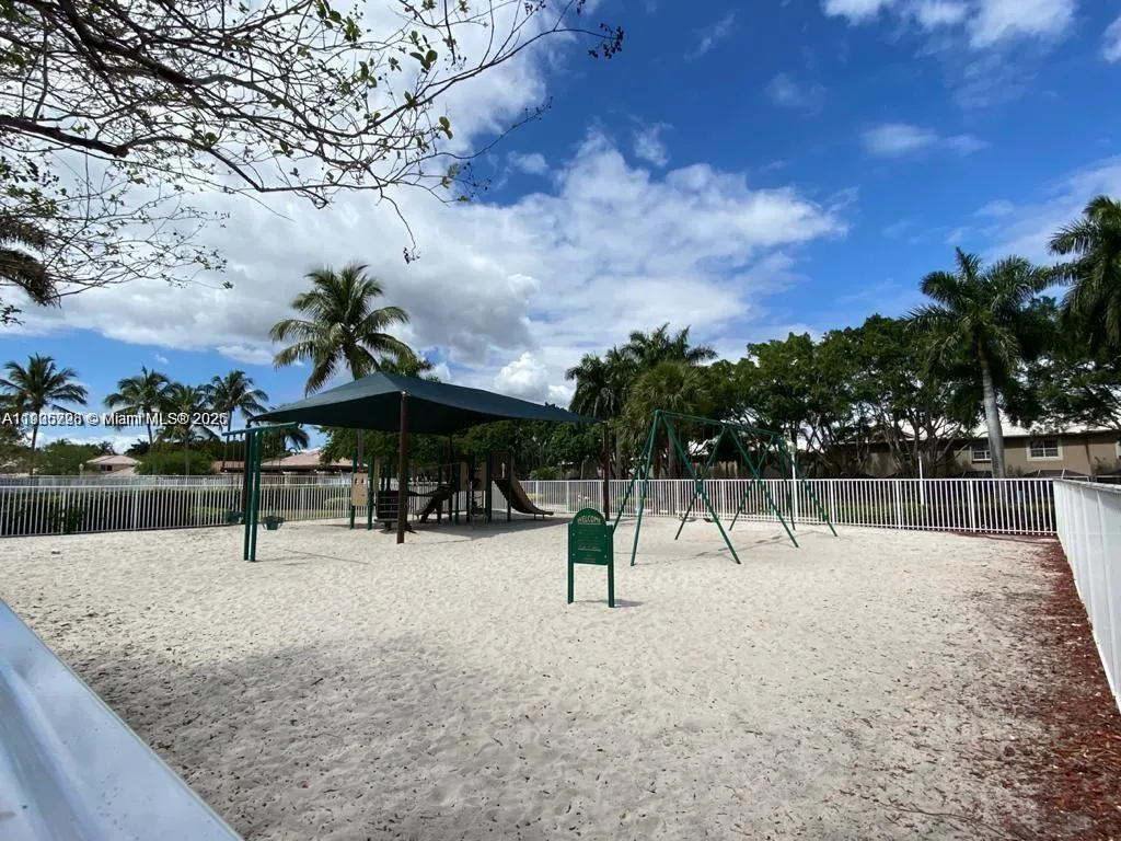 2142 Madeira Dr, #2142