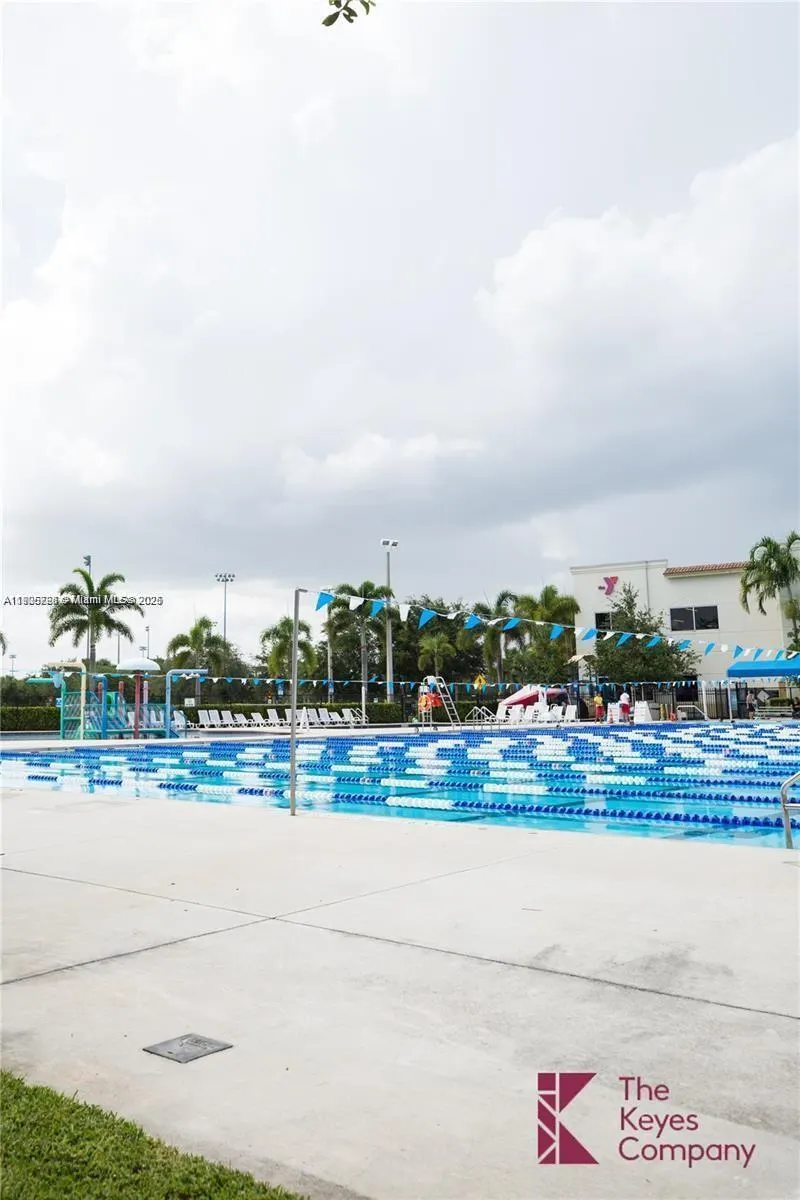 2142 Madeira Dr, #2142