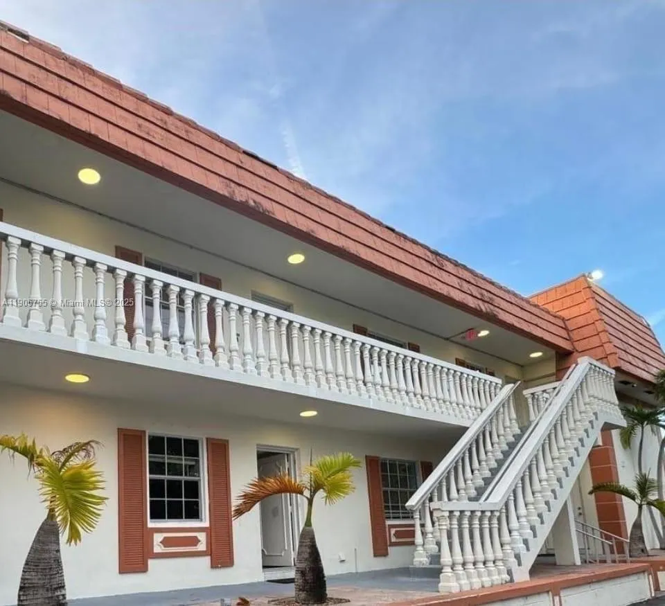 4321 NW 9th Ave, #102