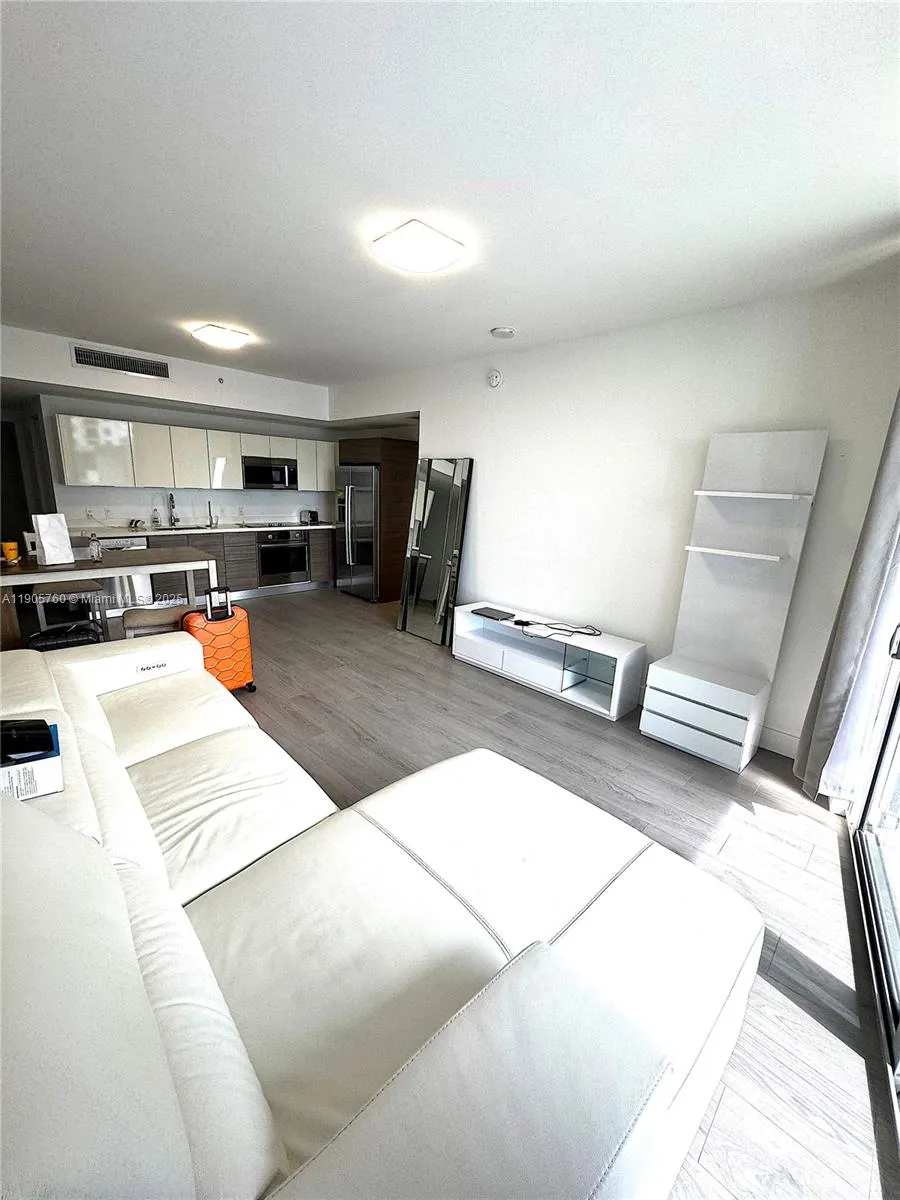 1010 SW 2nd Ave, #910