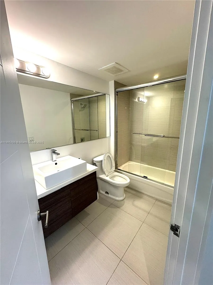 1010 SW 2nd Ave, #910