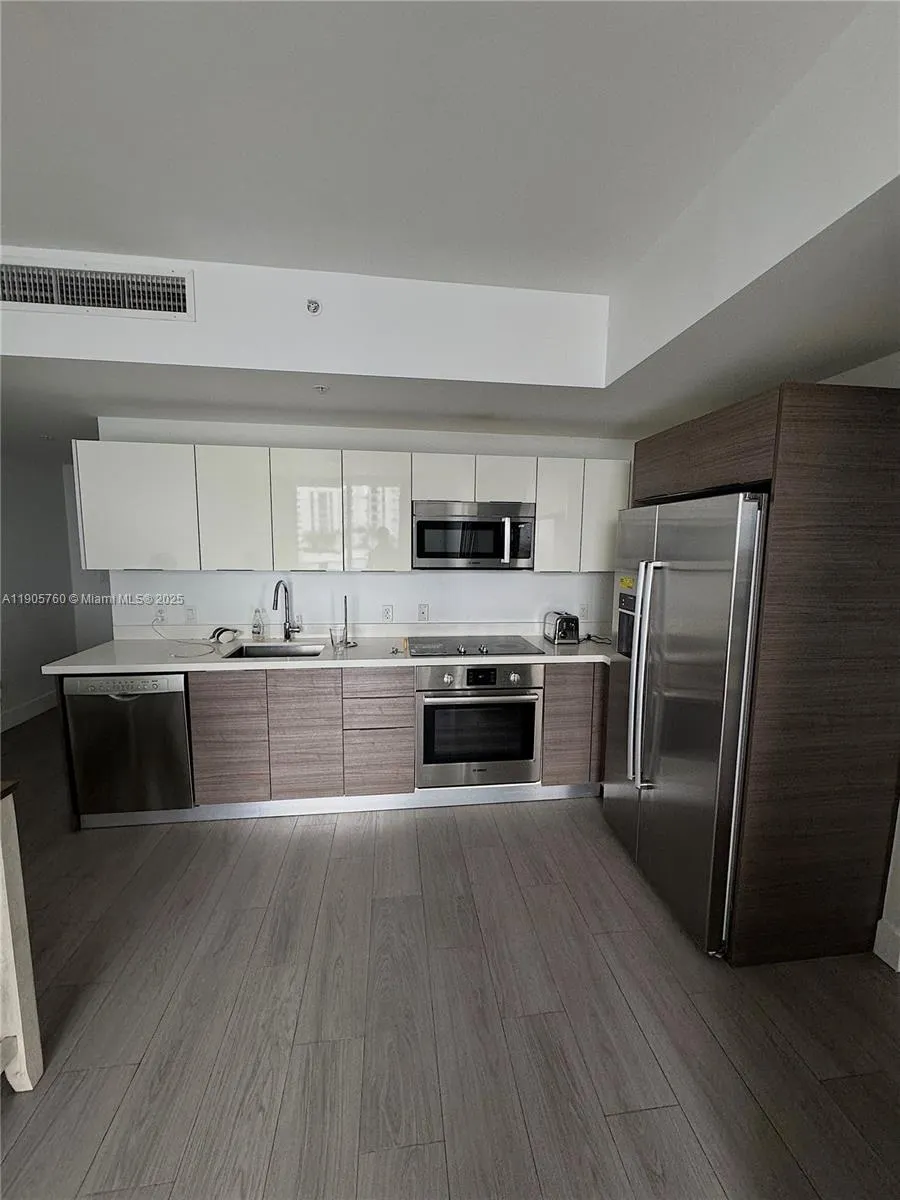 1010 SW 2nd Ave, #910