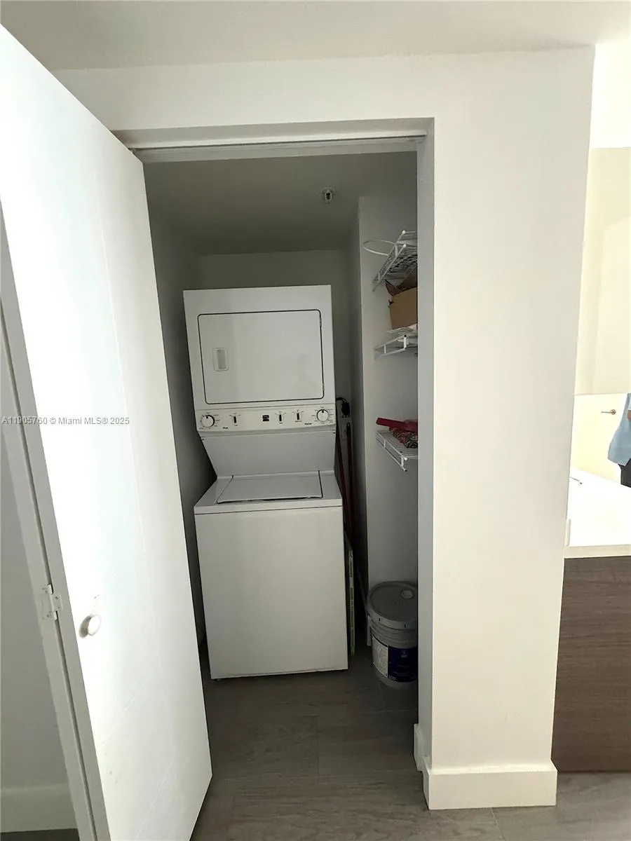 1010 SW 2nd Ave, #910