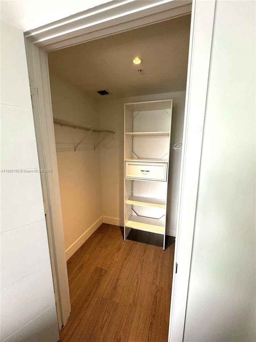 1010 SW 2nd Ave, #910