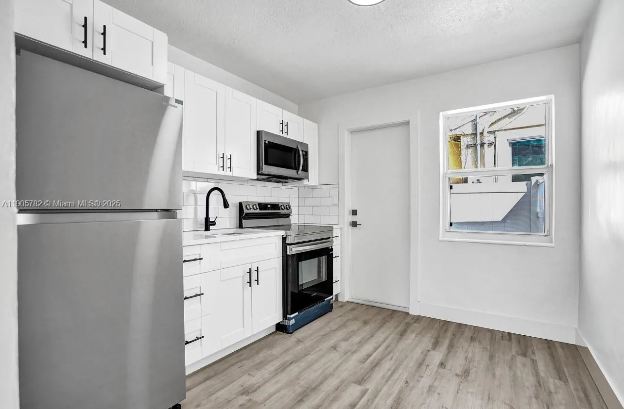 1300 NE 2nd Ave, #West