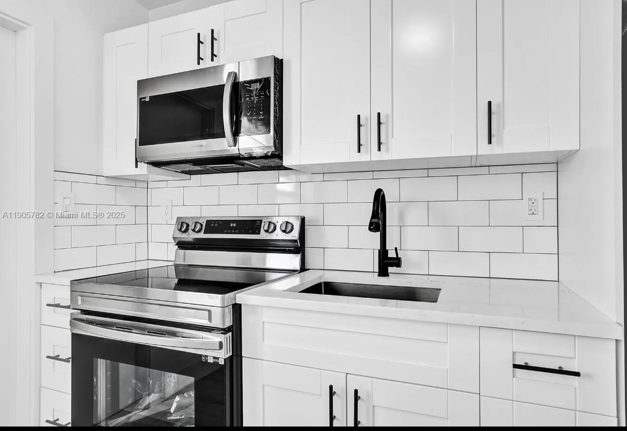 1300 NE 2nd Ave, #West