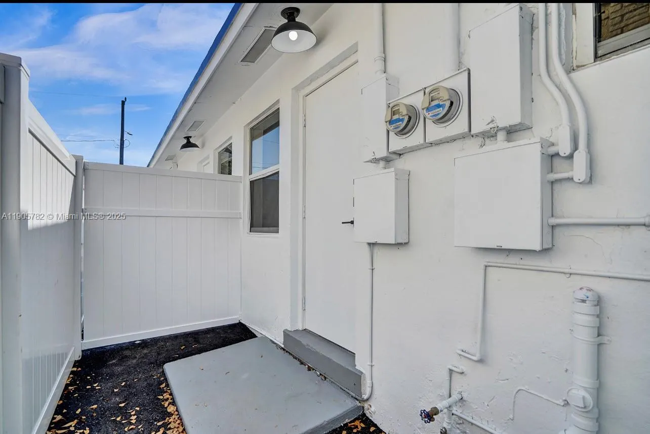 1300 NE 2nd Ave, #West