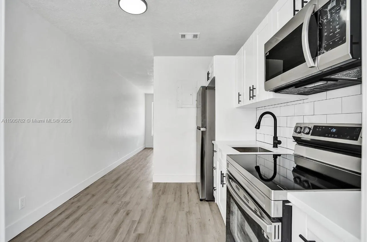 1300 NE 2nd Ave, #West