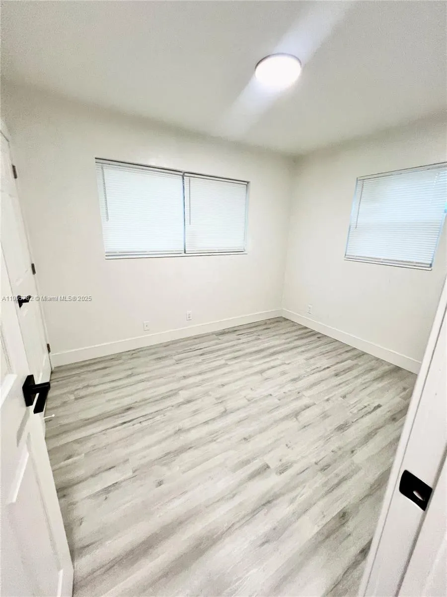 1300 NE 2nd Ave, #West