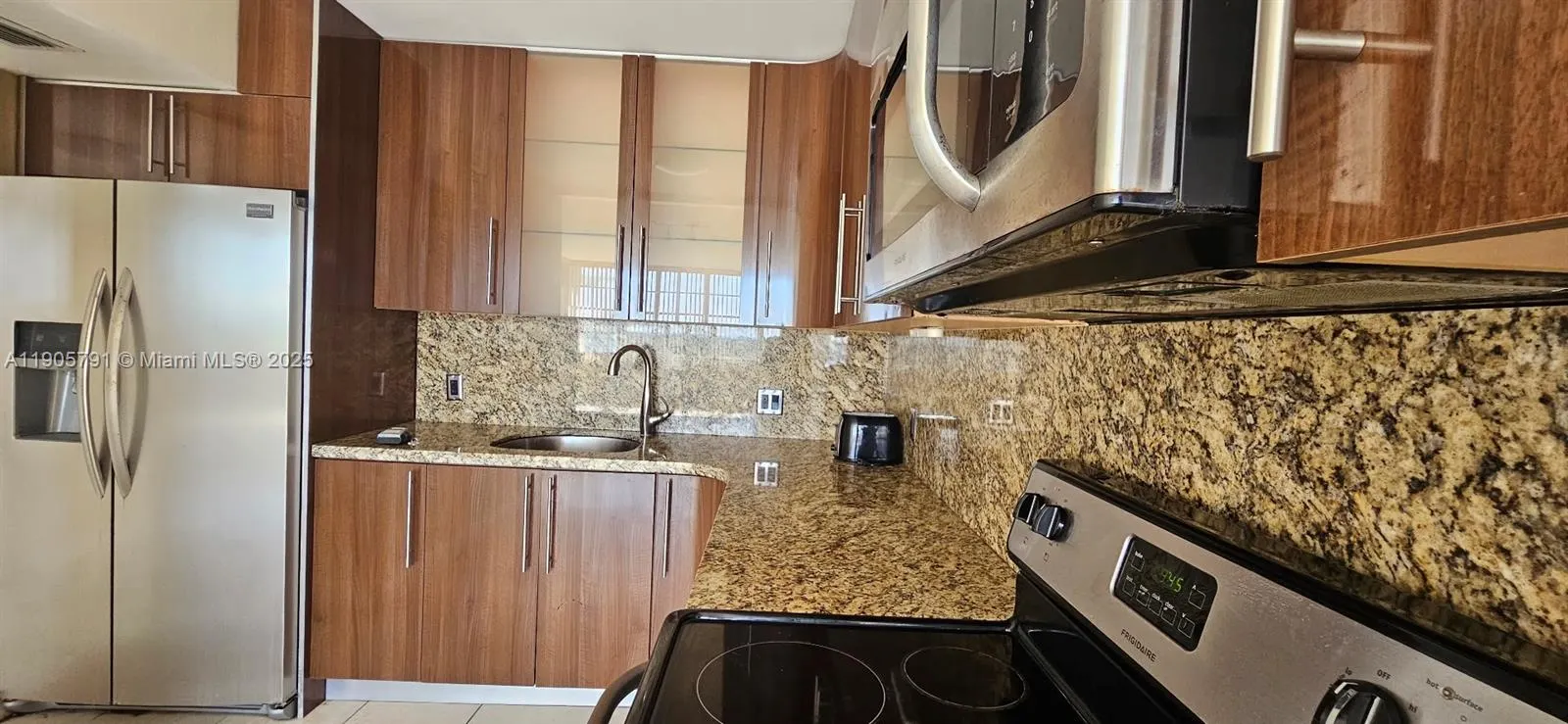 2025 NE 164th St, #1002