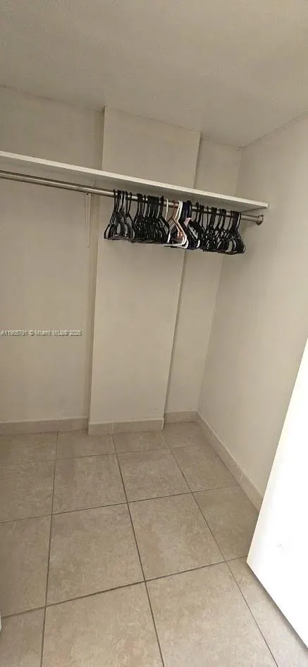 2025 NE 164th St, #1002