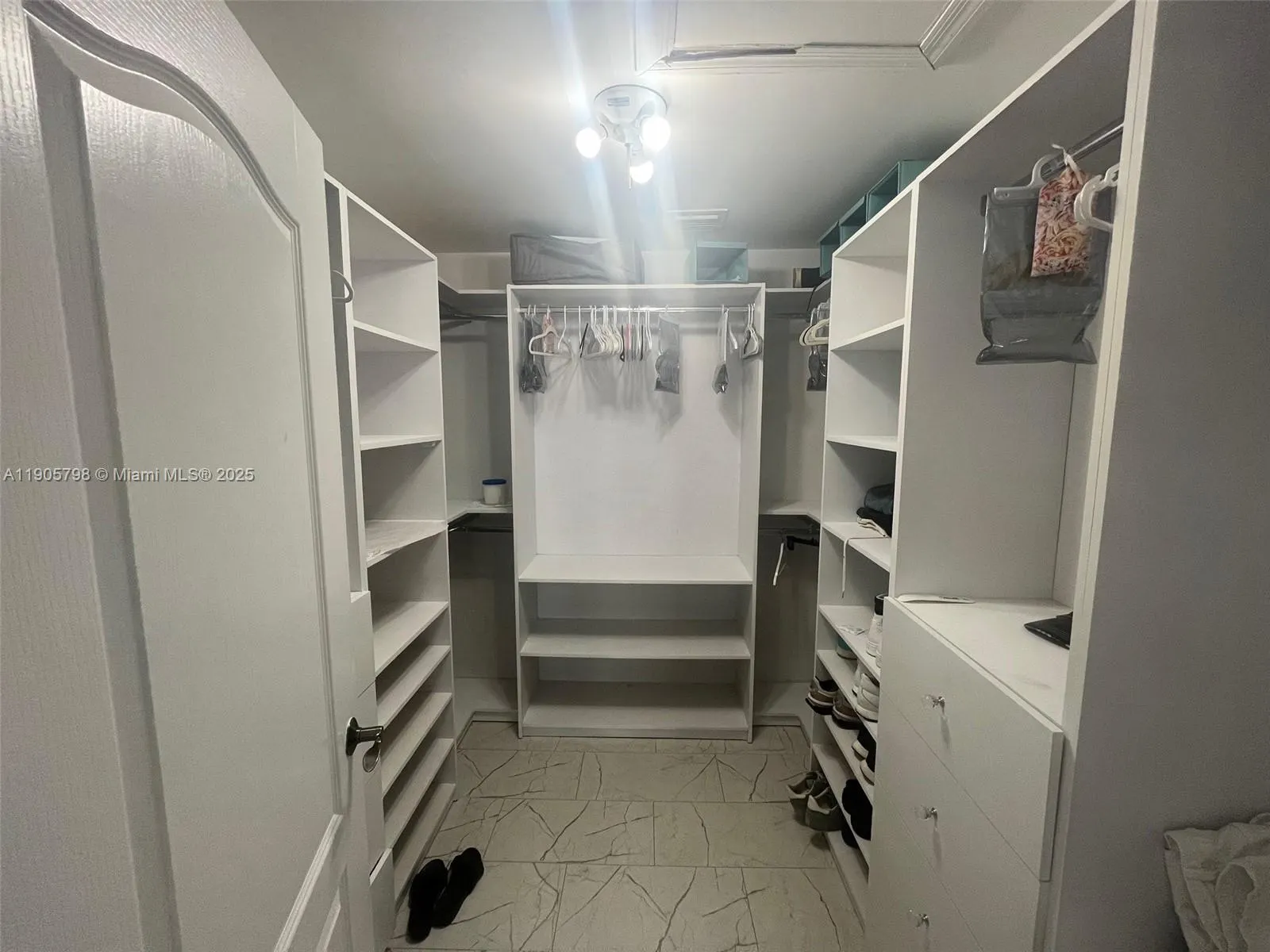 3915 NE 168th St, #3915