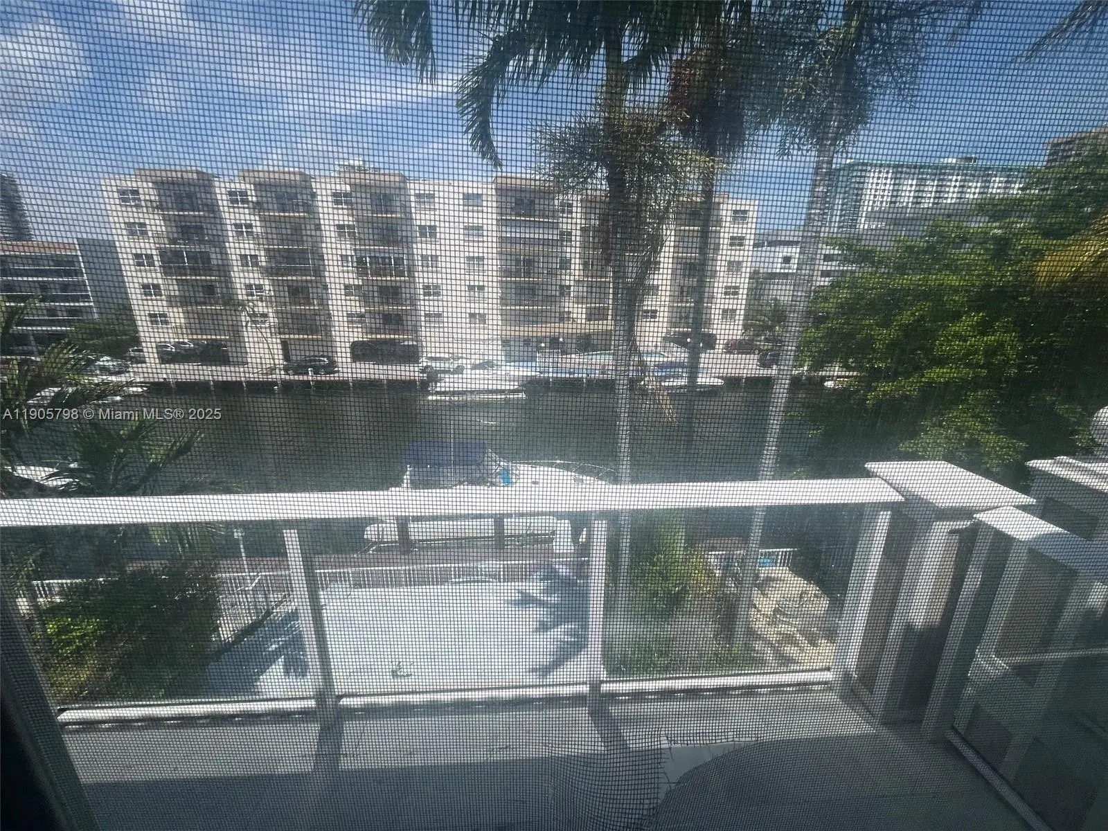 3915 NE 168th St, #3915