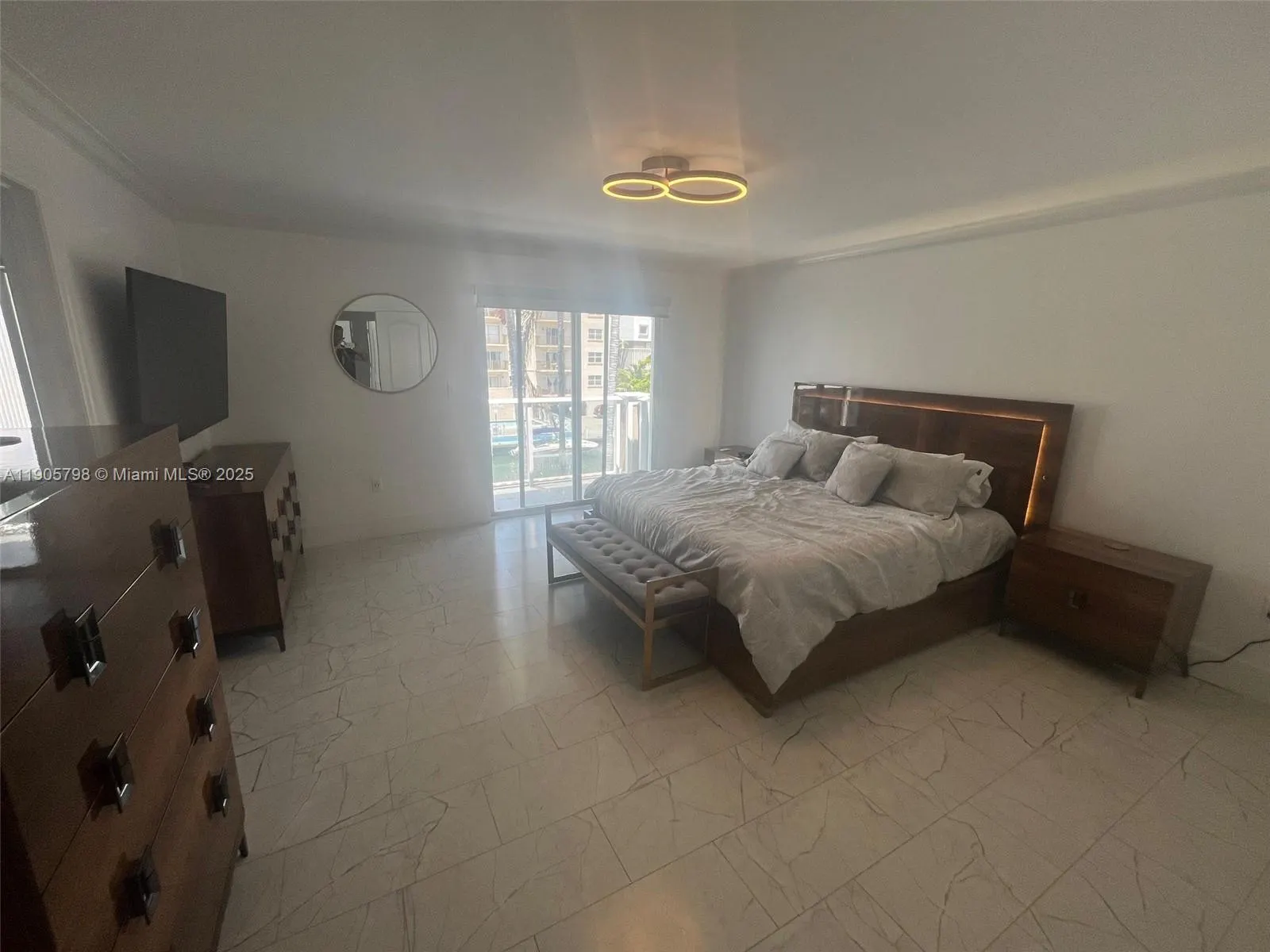 3915 NE 168th St, #3915