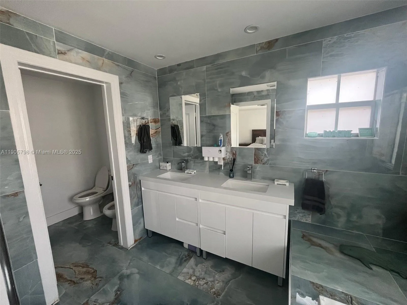 3915 NE 168th St, #3915