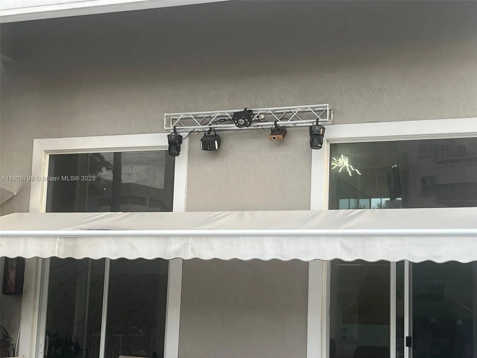 3915 NE 168th St, #3915