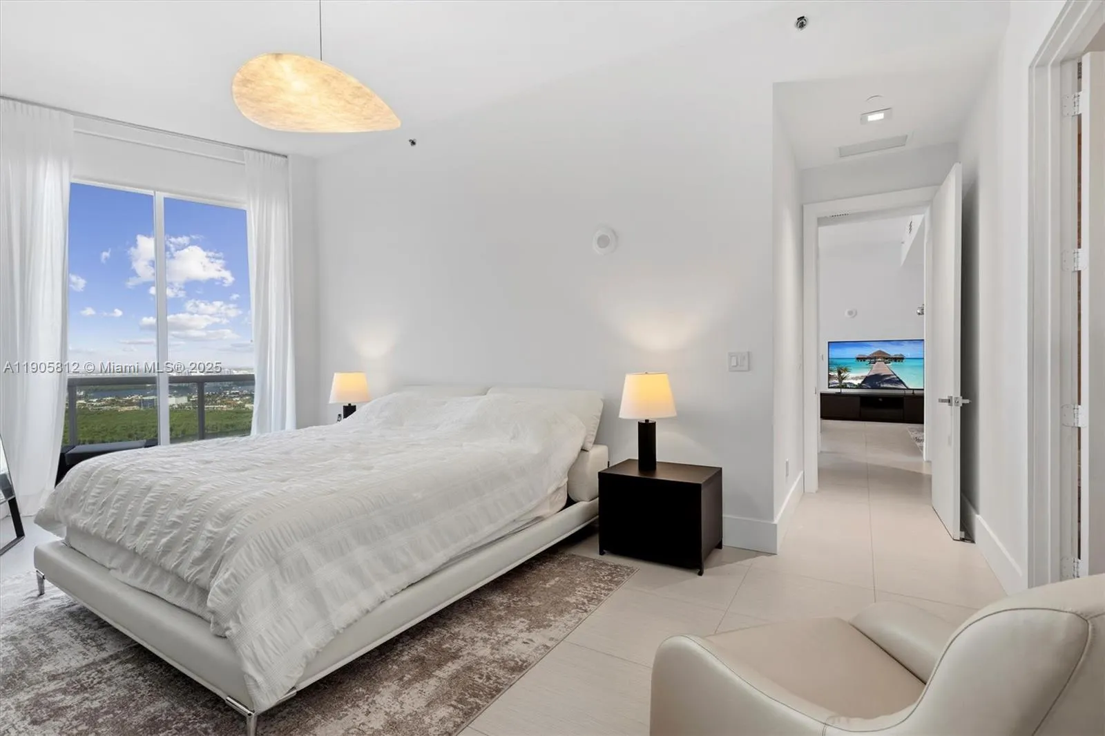 15811 Collins Ave, #3405