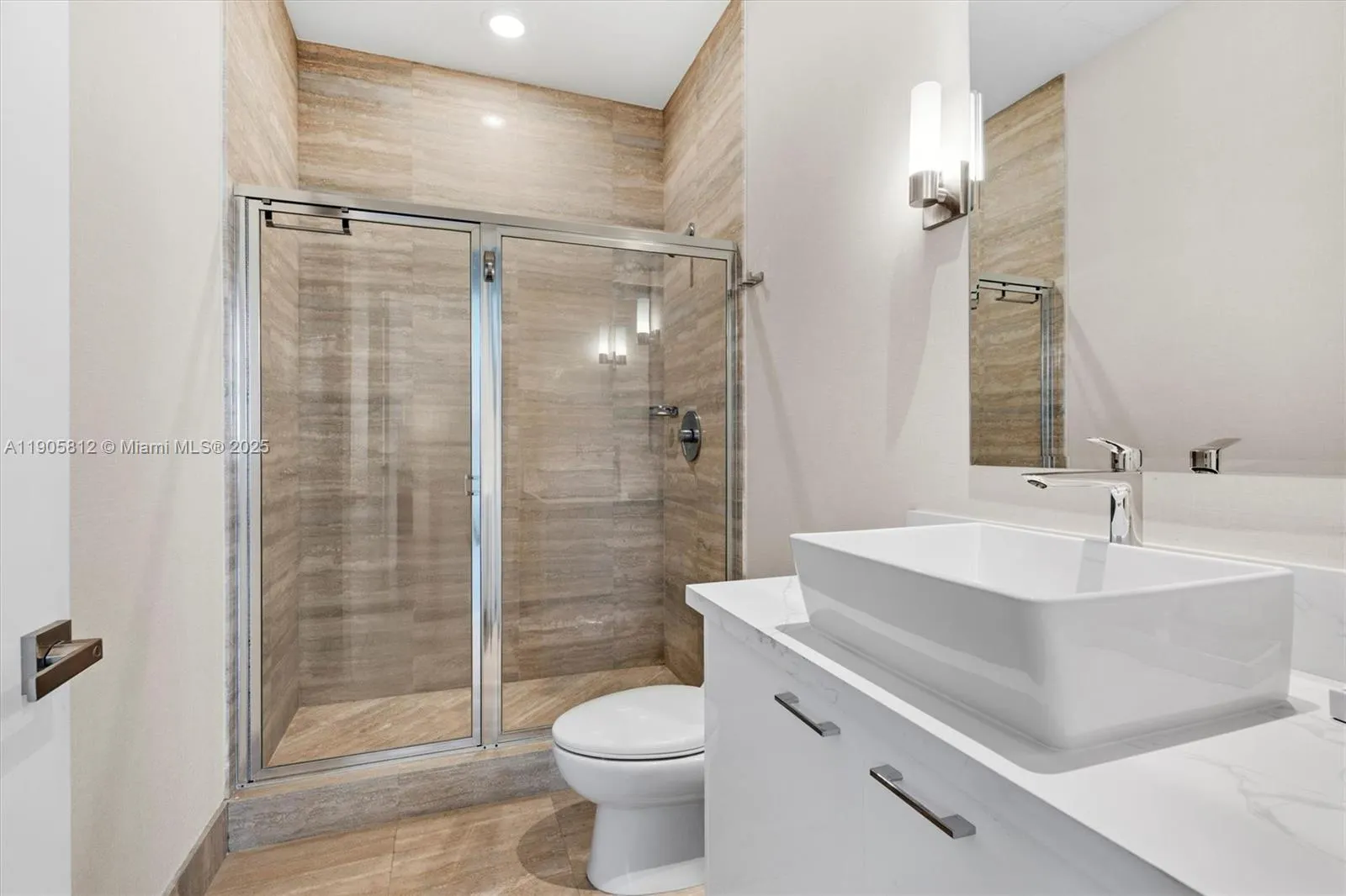 15811 Collins Ave, #3405