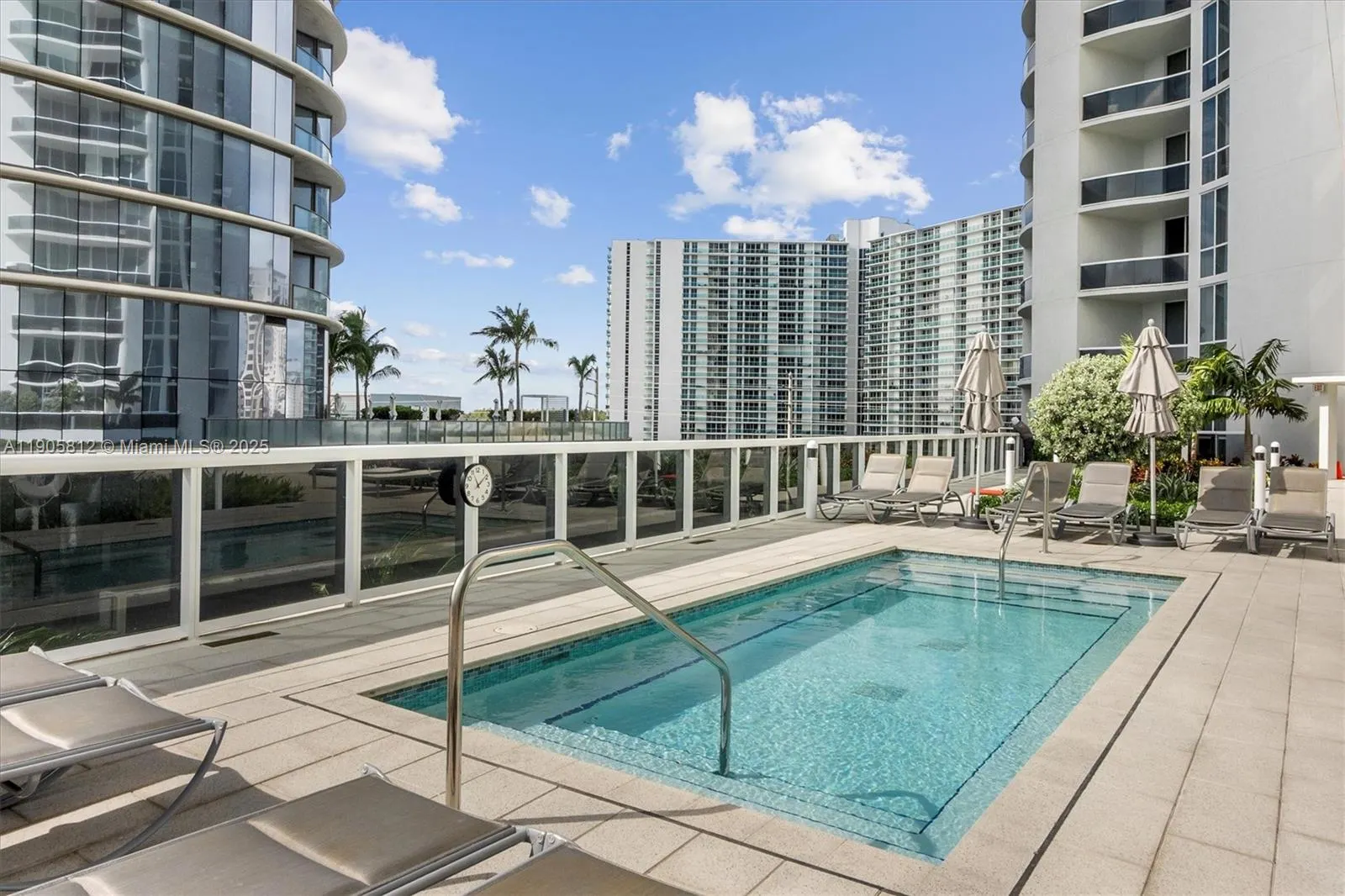 15811 Collins Ave, #3405