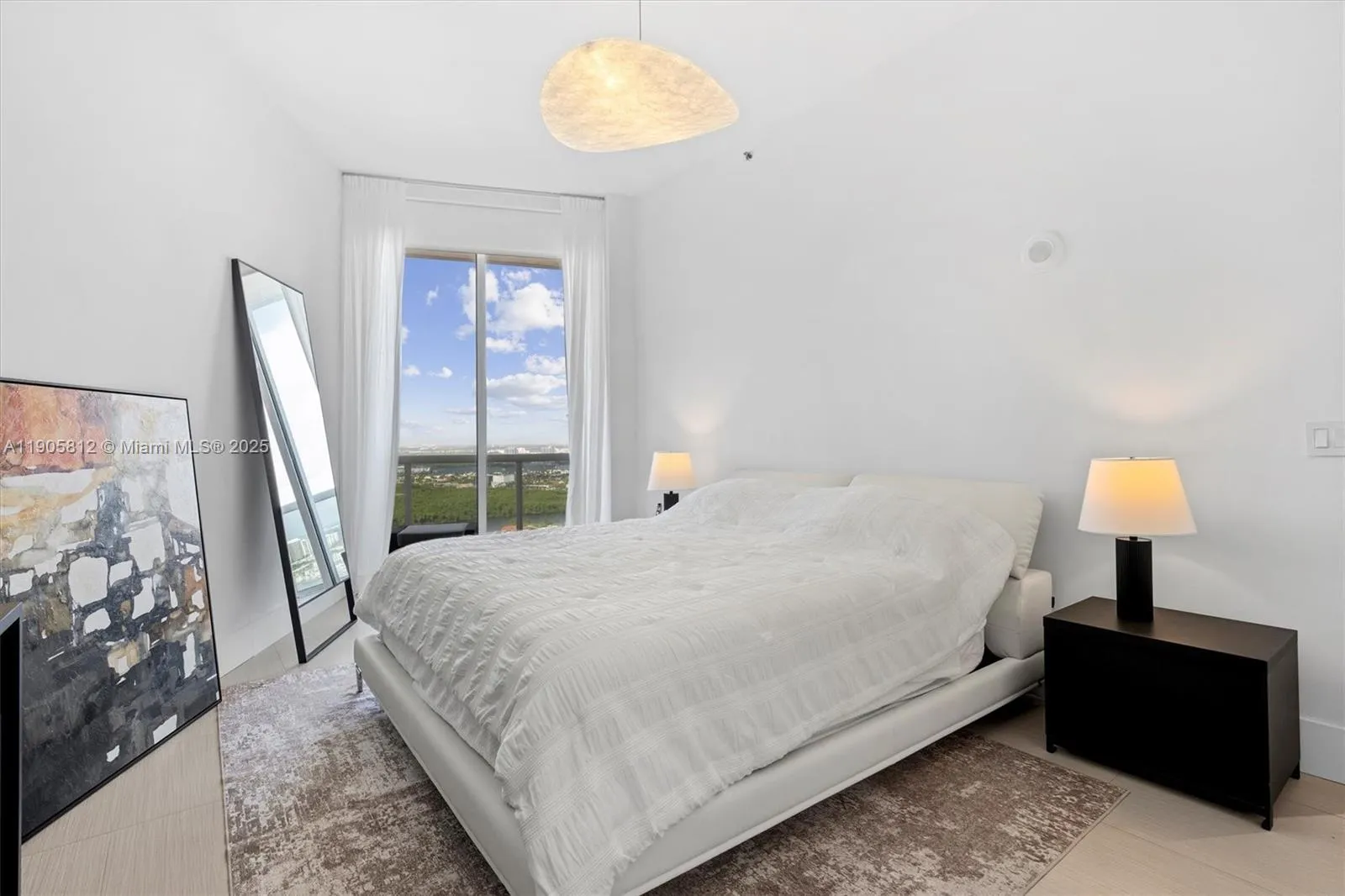 15811 Collins Ave, #3405