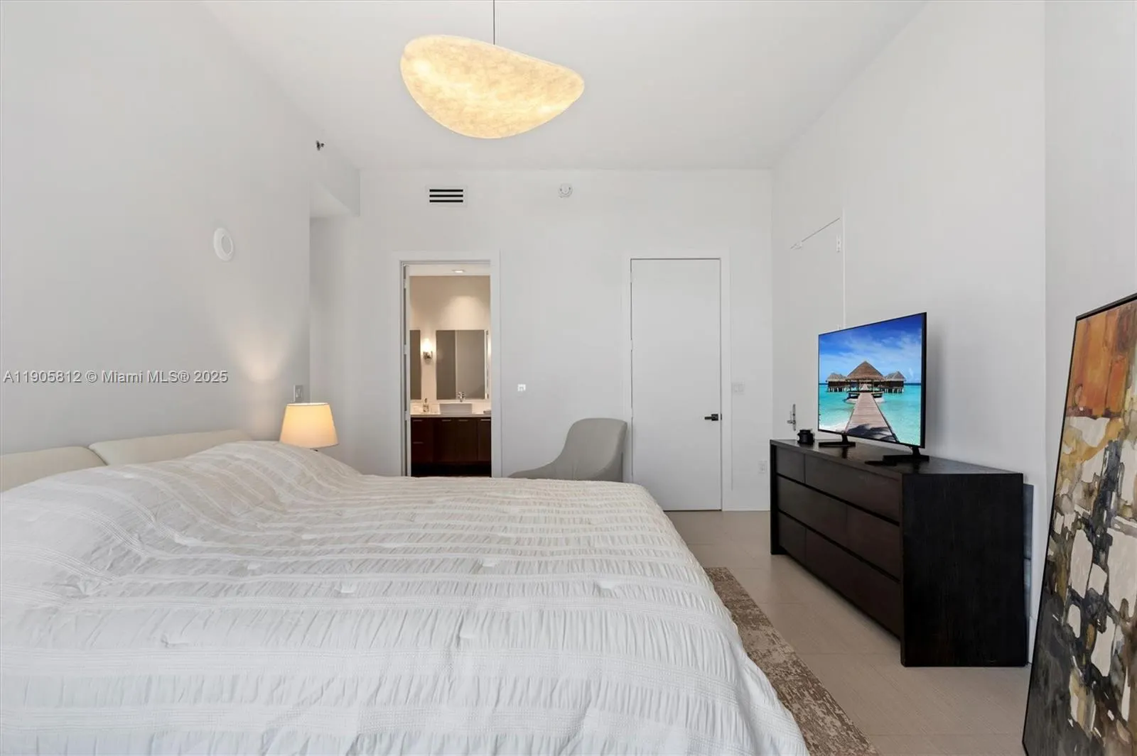 15811 Collins Ave, #3405