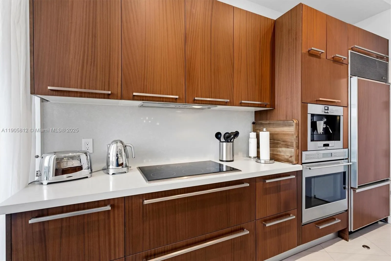 15811 Collins Ave, #3405