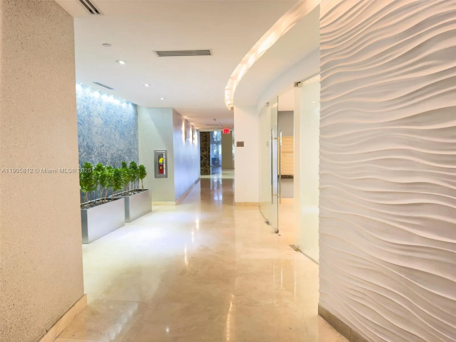 15811 Collins Ave, #3405