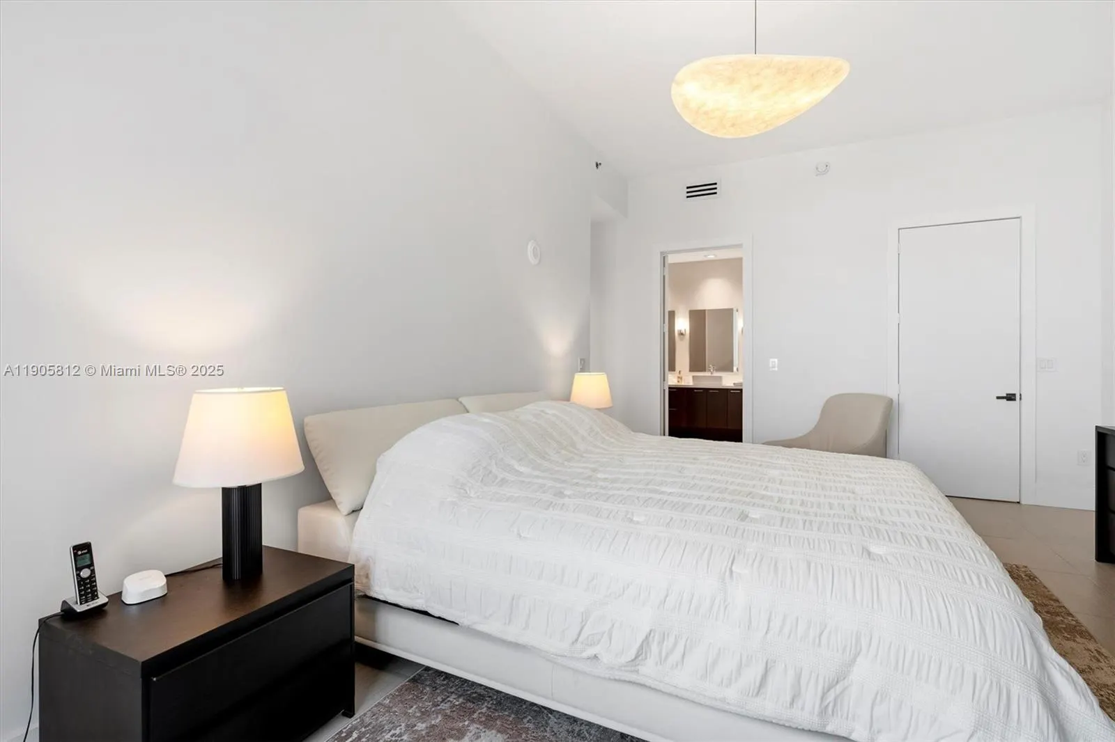 15811 Collins Ave, #3405