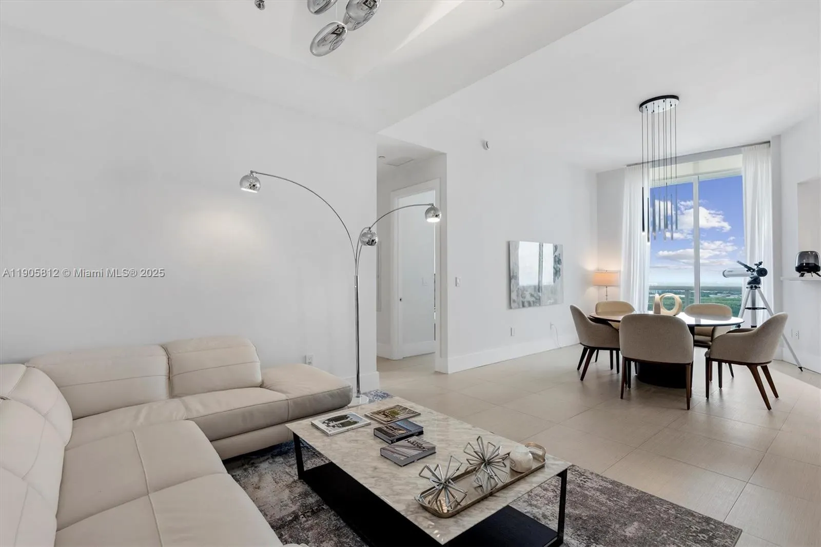 15811 Collins Ave, #3405