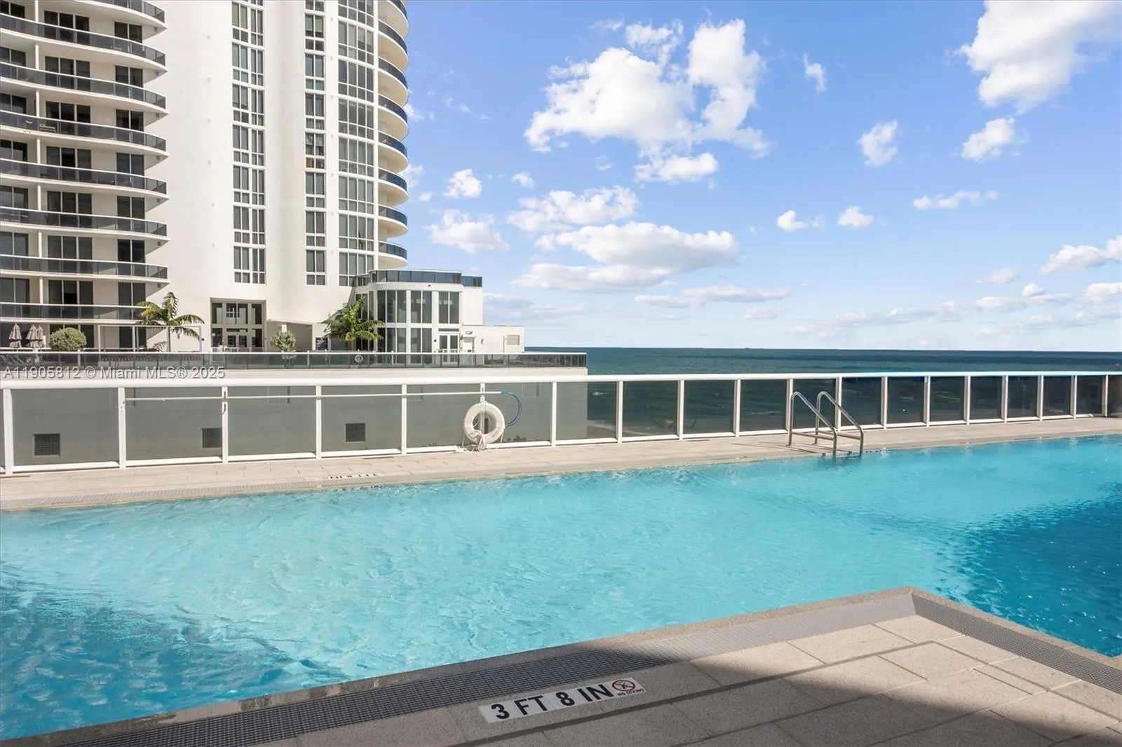 15811 Collins Ave, #3405