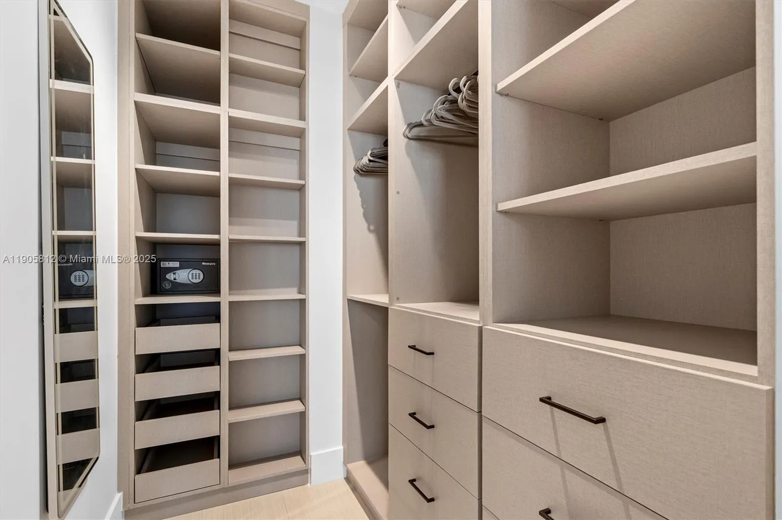 15811 Collins Ave, #3405