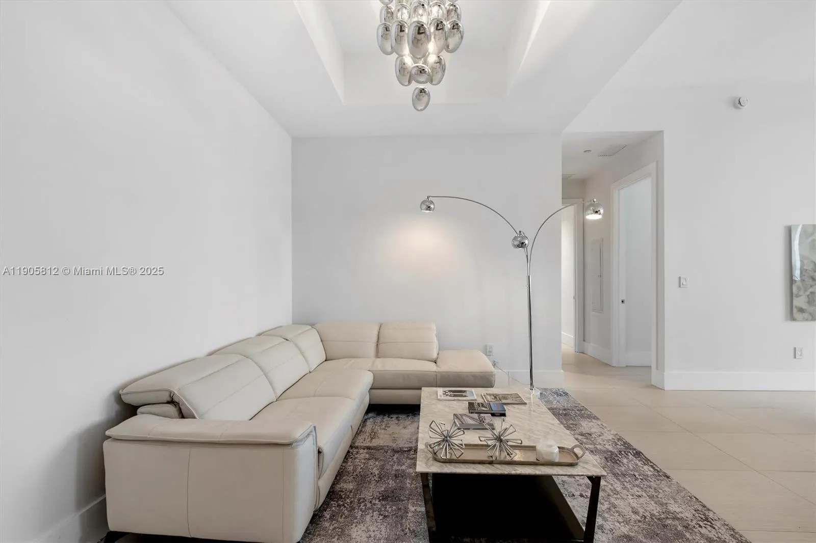 15811 Collins Ave, #3405