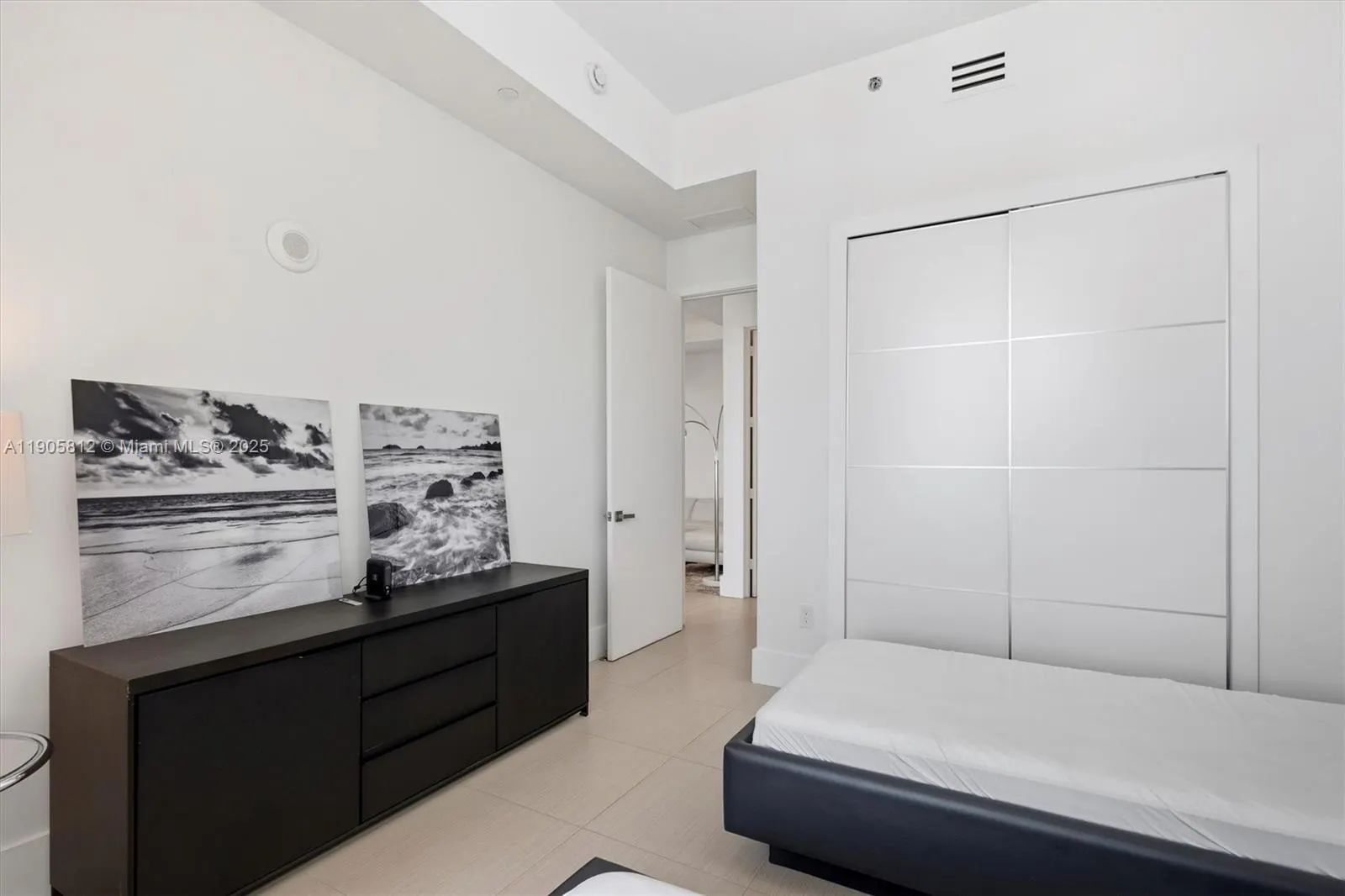 15811 Collins Ave, #3405