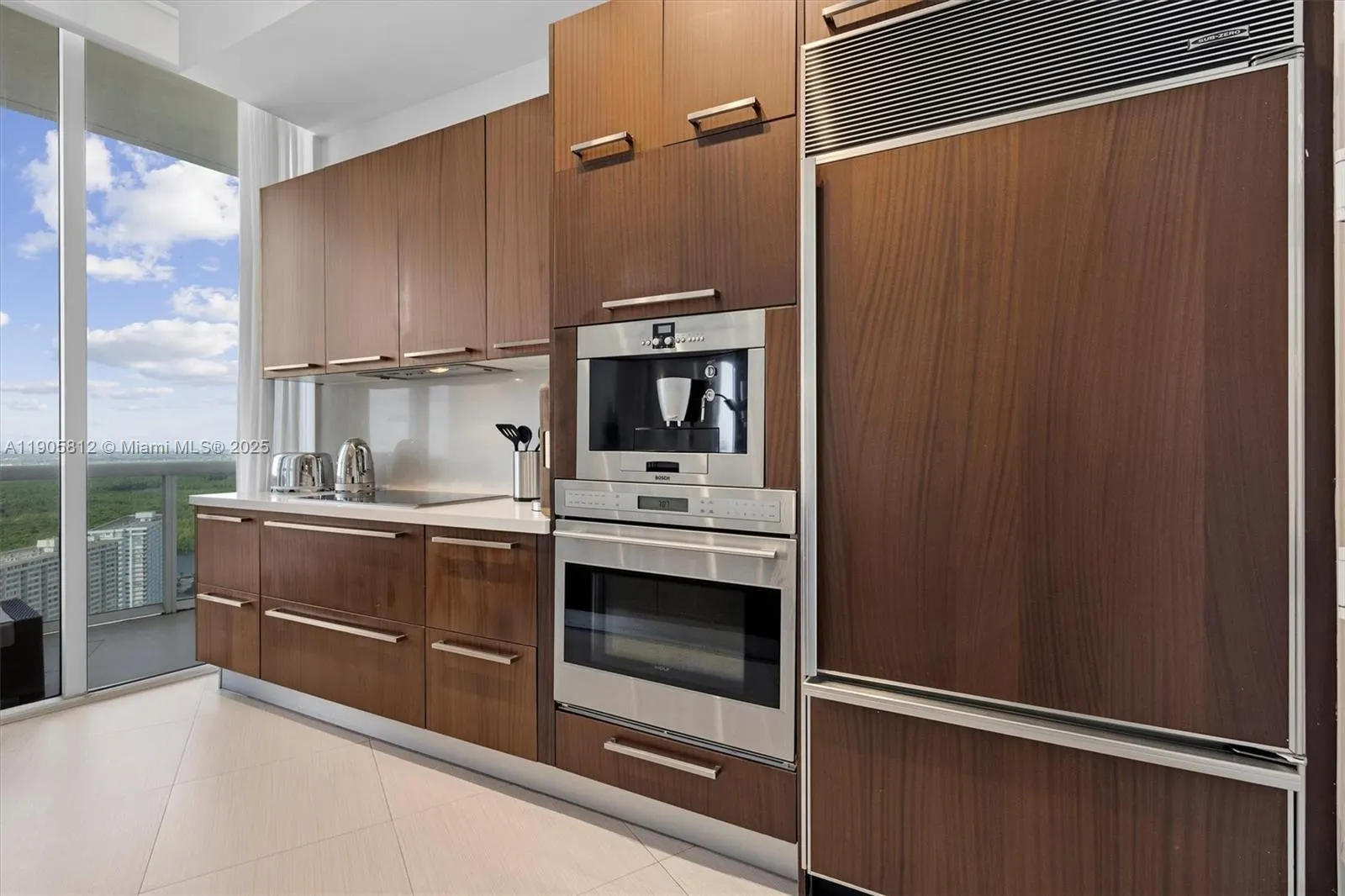 15811 Collins Ave, #3405