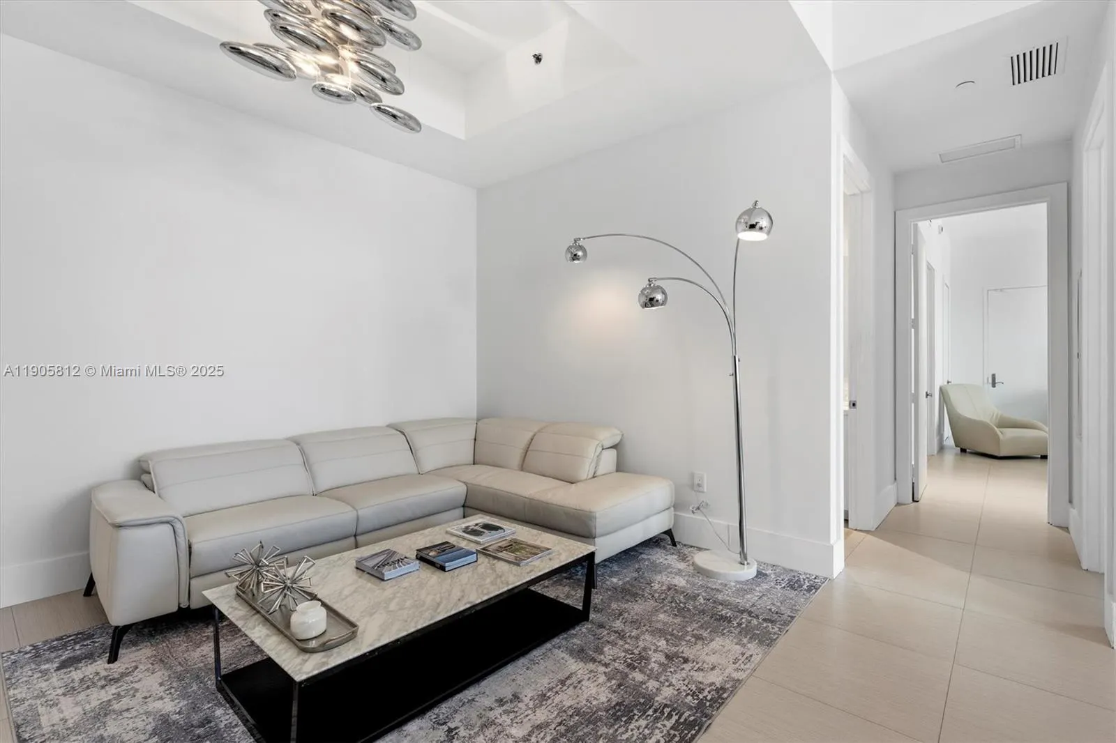 15811 Collins Ave, #3405