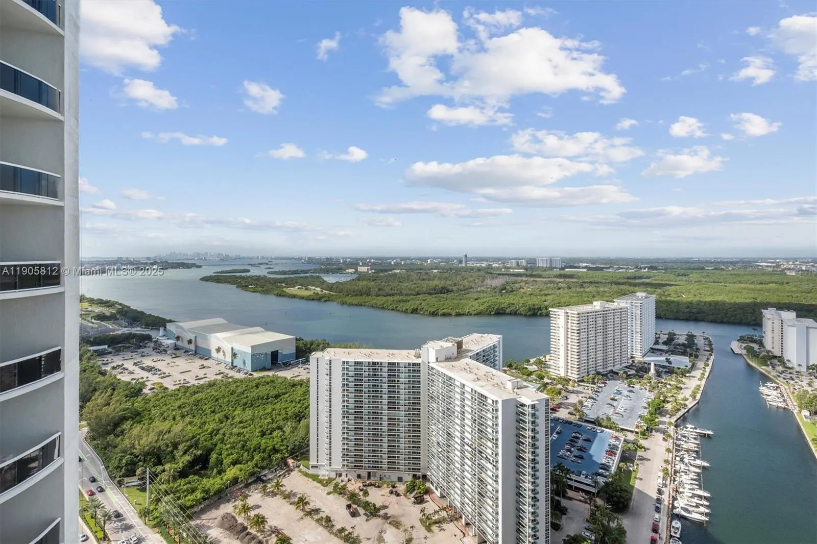 15811 Collins Ave, #3405