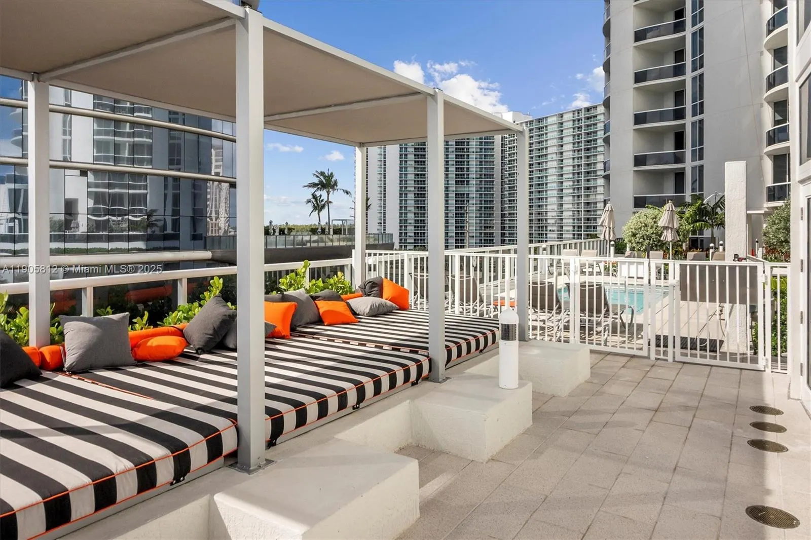 15811 Collins Ave, #3405