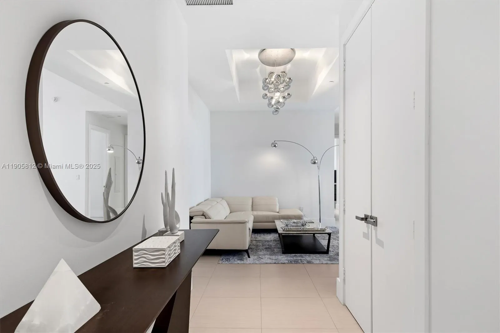 15811 Collins Ave, #3405