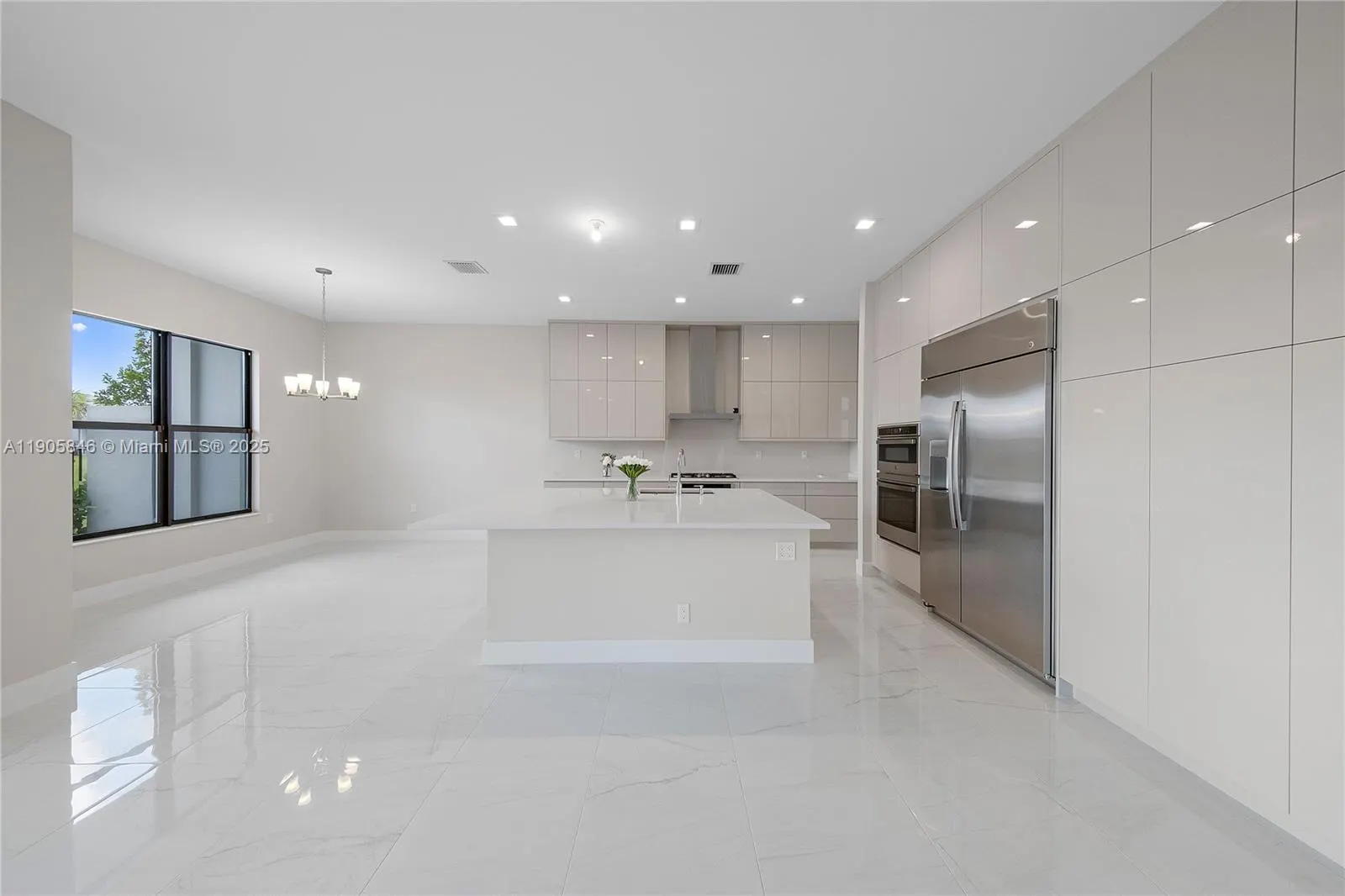 20422 Southernwood Ave