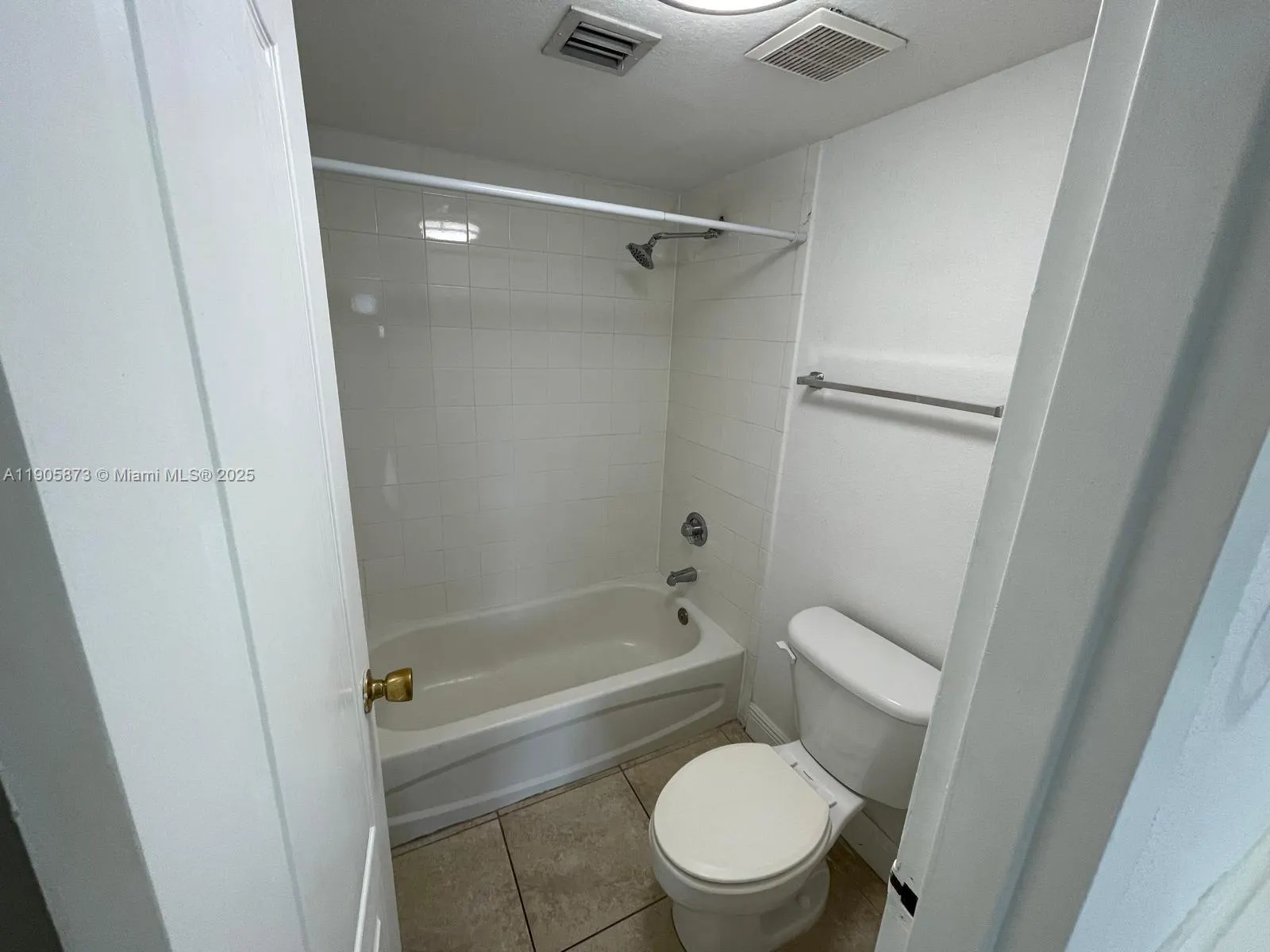 5231 Geneva Way, #306