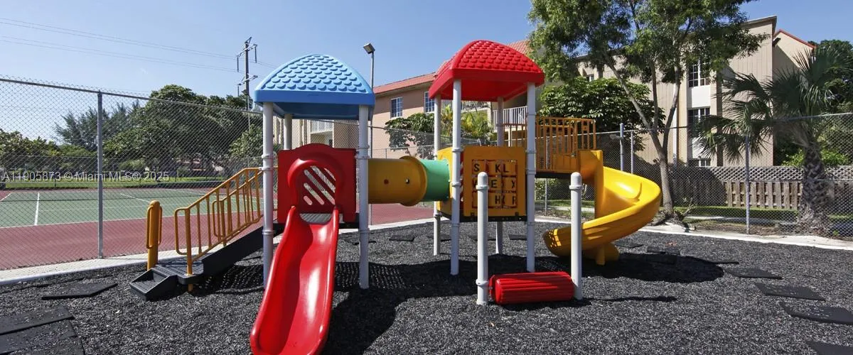 5231 Geneva Way, #306