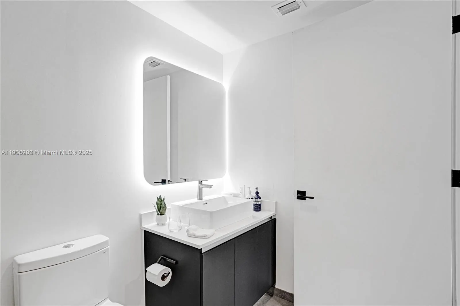 227 NE 2nd St, #1703