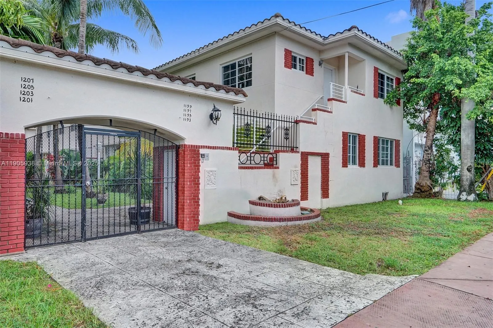 1193 Marseille Dr, #2